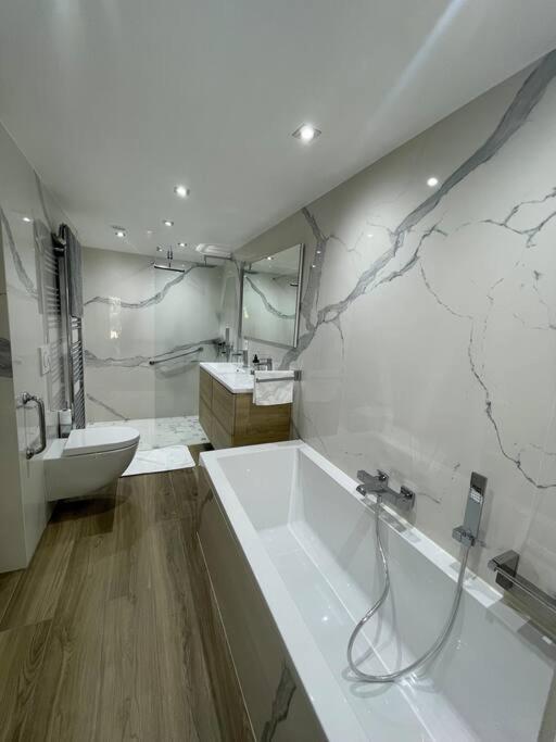 Chalet Kelly, Centre / Jacuzzi / Sauna